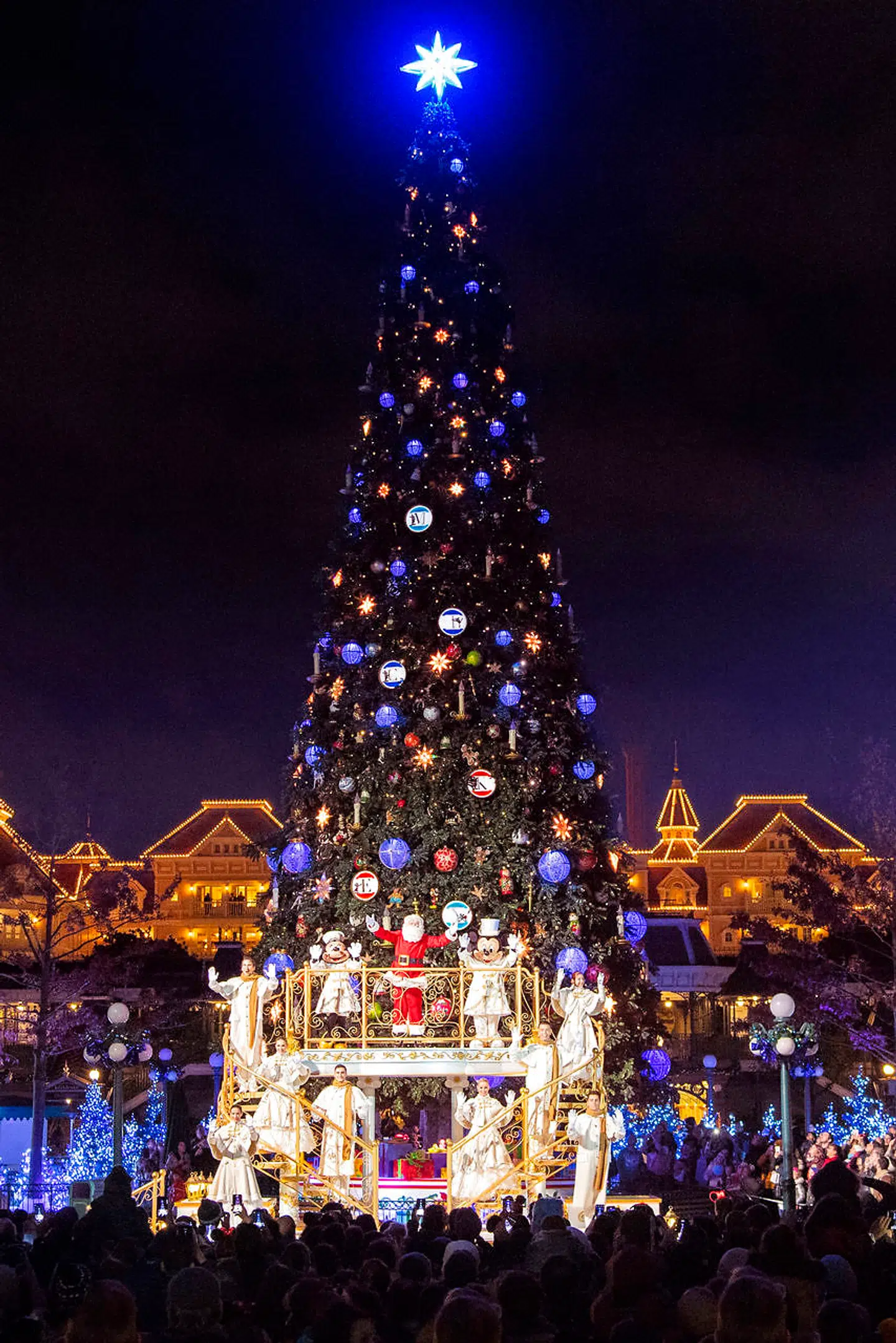 Disneyland er spektakulært, men spild ikke tid og penge på at tage børn under tre-fire år med.