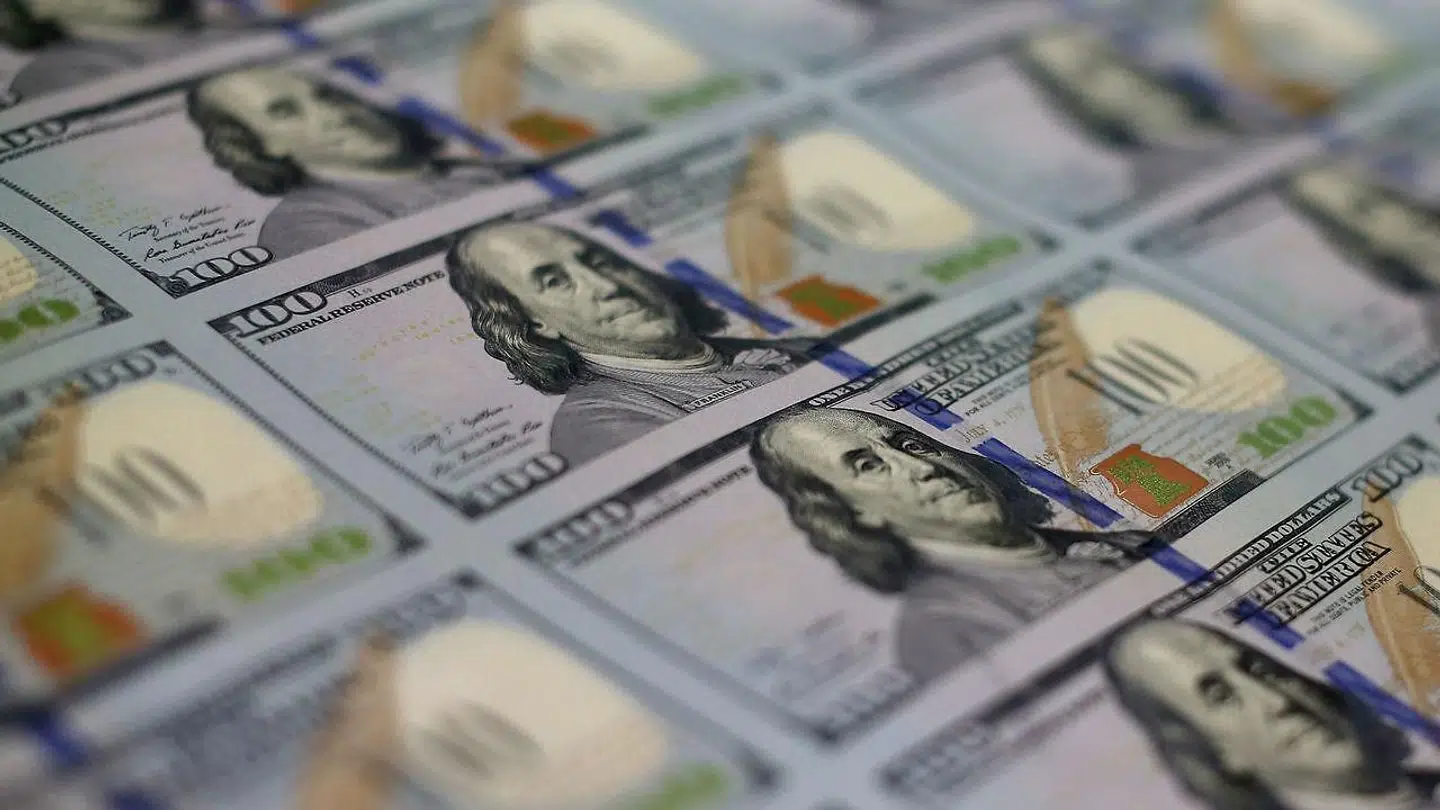 Centralbankernes trykning af elektroniske penge har indtil videre været en succes, men udgør samtidig den største udfordring for det finansielle system fremover.