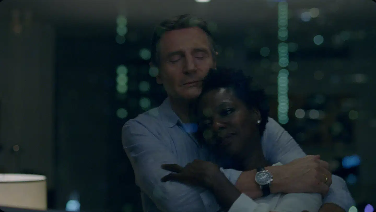 Liam Neeson og Viola Davis spiller forbryderkongen, der kommer ned med nakken og hans kone, der må samle stumperne op efter ham i Steve McQueens forrygende »Widows«.