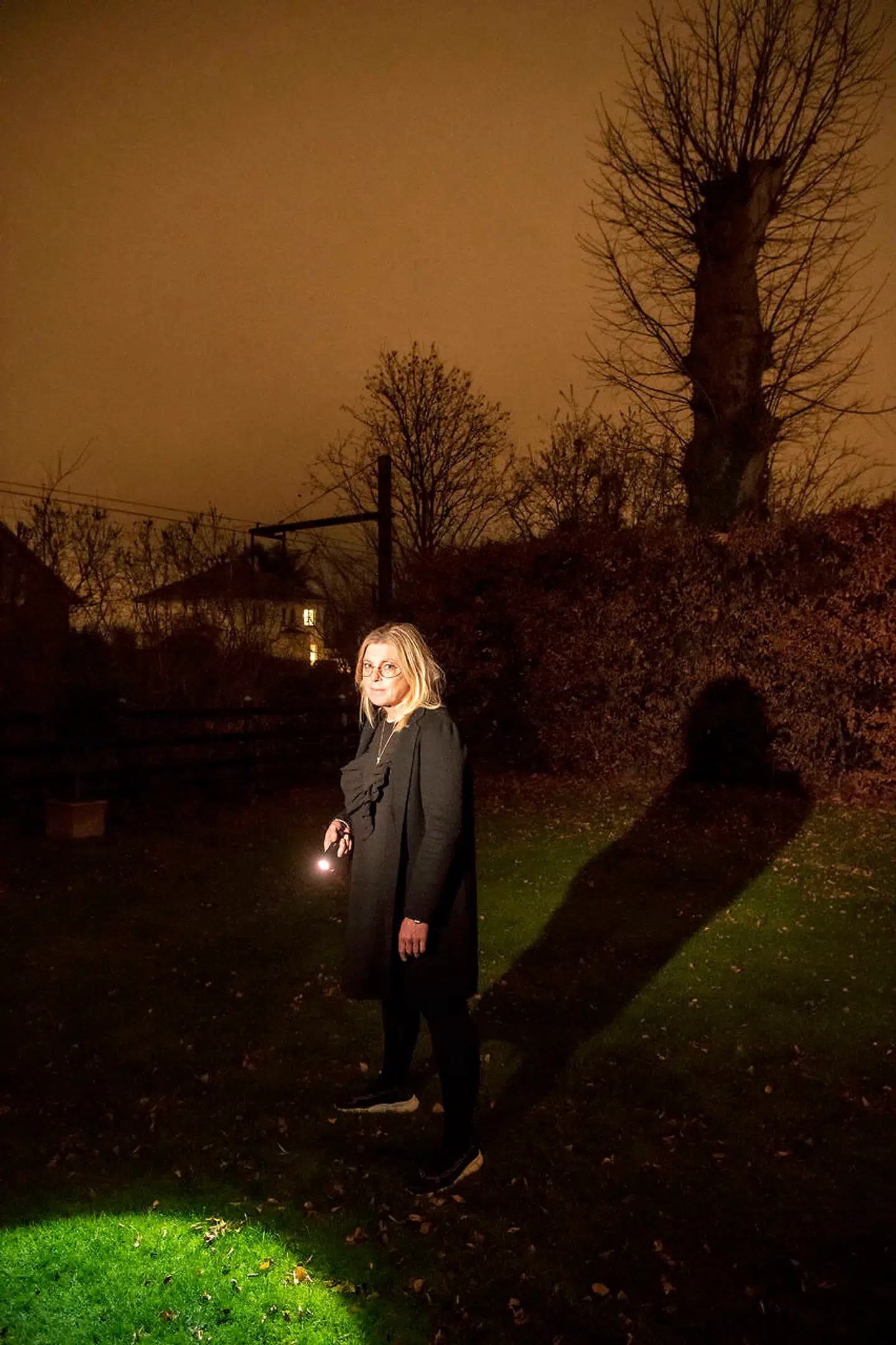 Netop togskinnerne i baghaven gør, at området er særlig udsat for indbrud. Tyvene er - i modsætning til husejerne - nemlig ikke blege for at flygte over skinnerne.