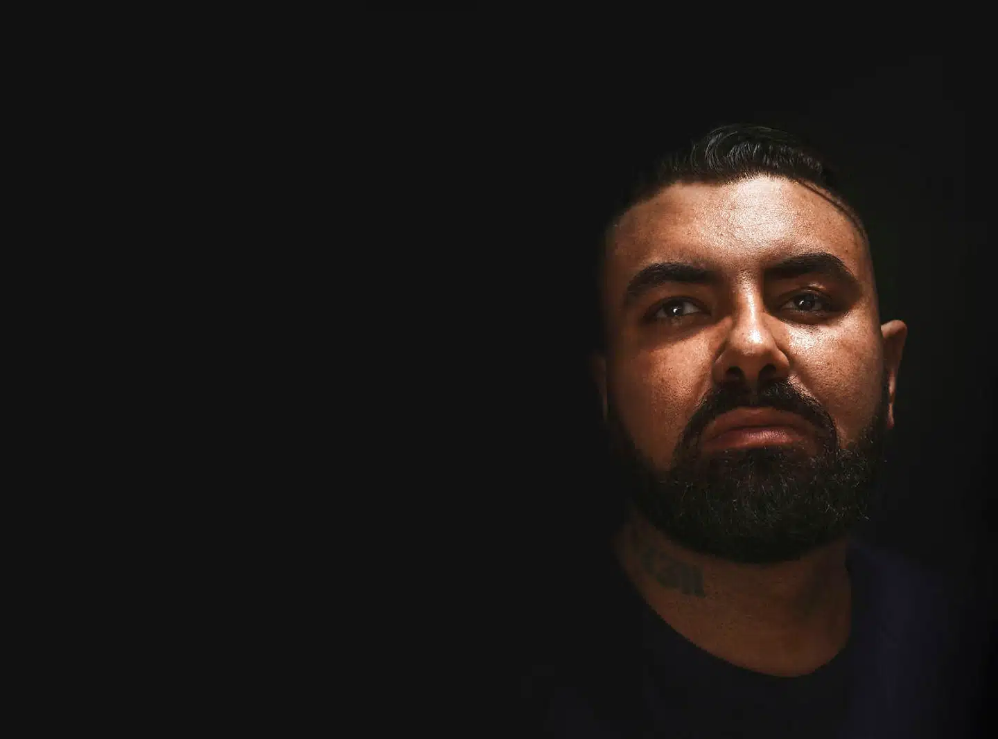 Bogen om Nedim Yasars liv bør være fast pensum for alle, der arbejder for at bremse banderne. Den rejser nemlig centrale spørgsmål om meget mere end bare Nedim Yasars historie.