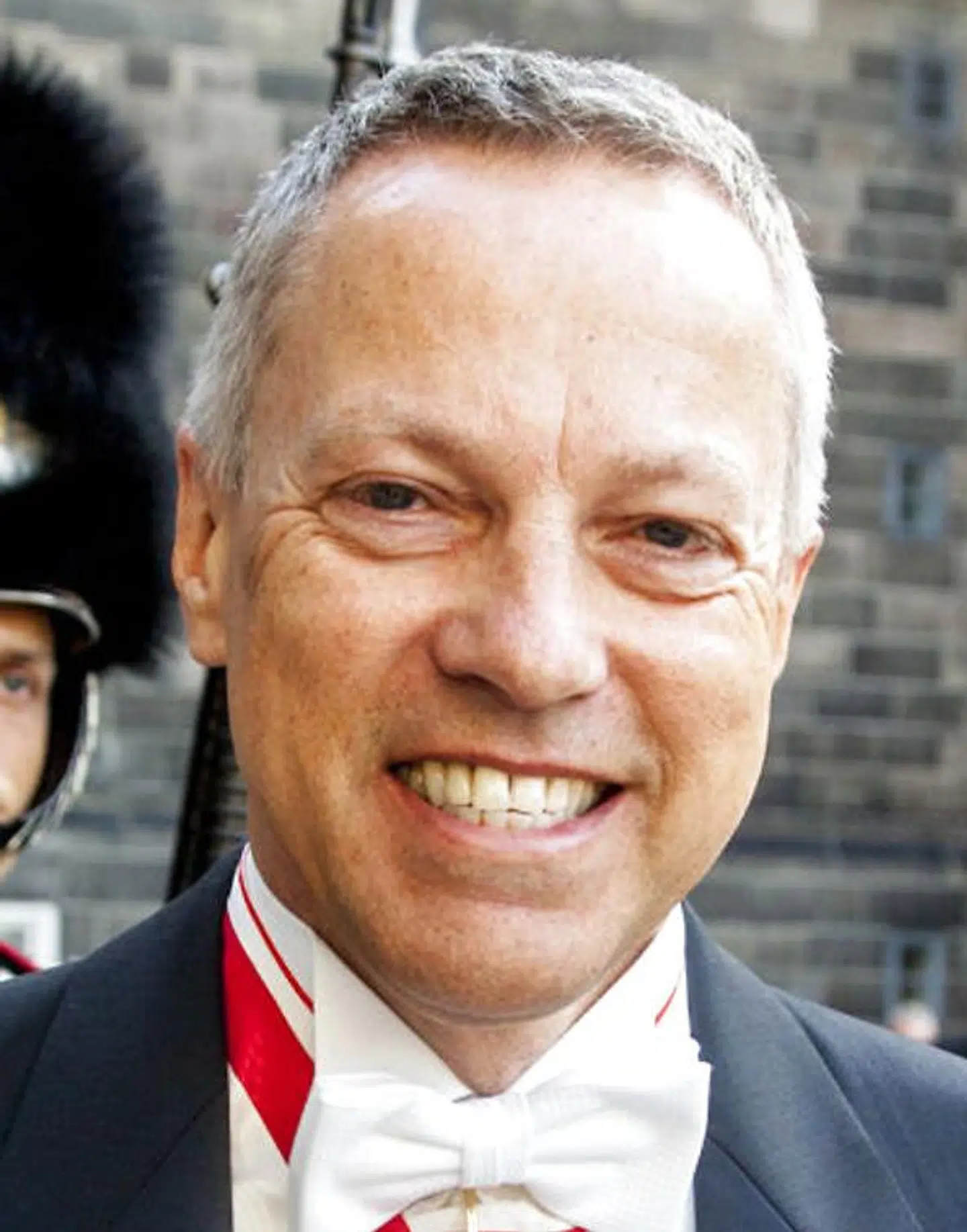 Carsten Damsgaard Anders Carsten Damsgaard takkede for udnævnelsen til ambassadør i Beijing. Han har hidtil været ambassadør i Tokyo.