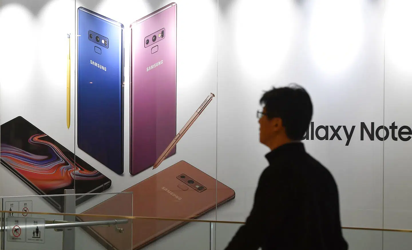 Samsung gør klar til at lancere tre nye Galaxy S10-jubilæumstelefoner, som får selskab af den første 5G-telefon, der bliver topudstyret. De efterfølger alle den nuværende topmodel, Galaxy Note 9 (billedet), der kom tidligere i år. Arkivfoto: Jung Yeon-je, AFP/Scanpix