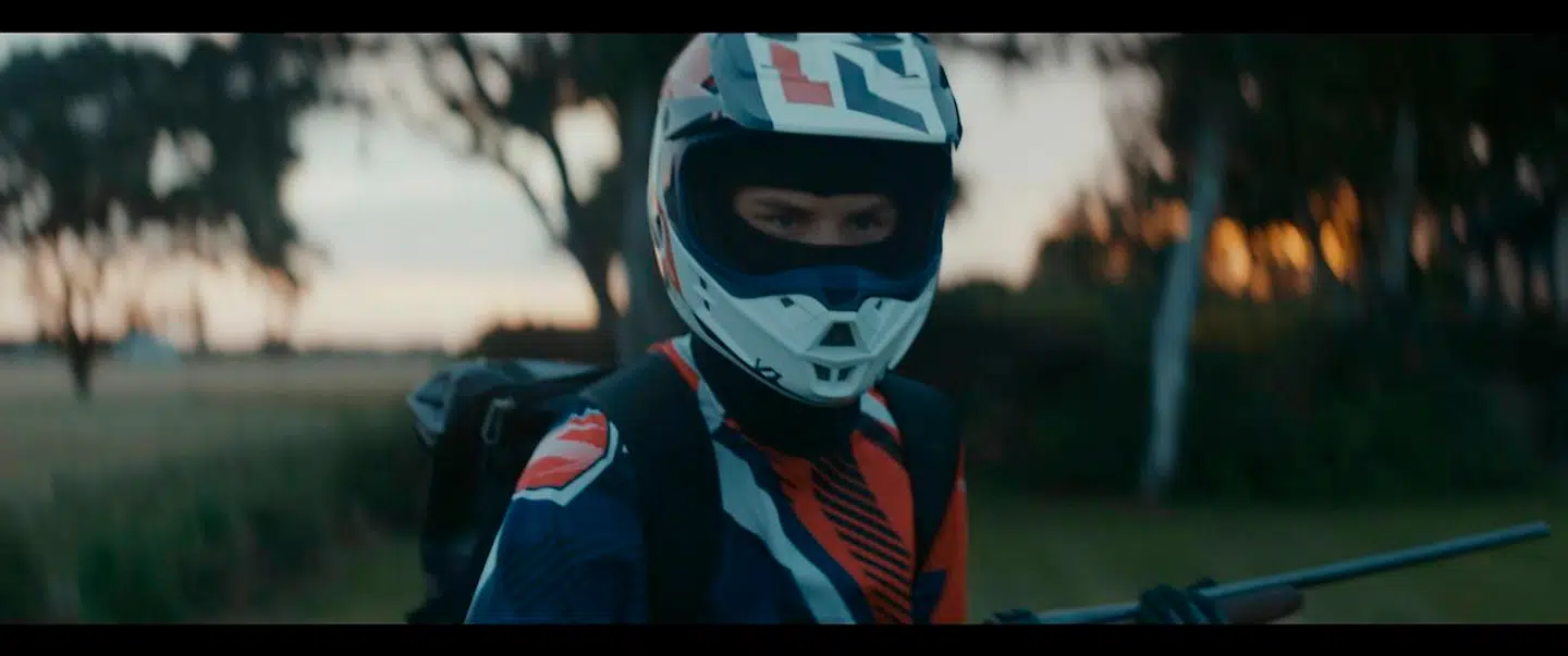 Bjarke bliver klemt fra alle sider i »Brakland«.