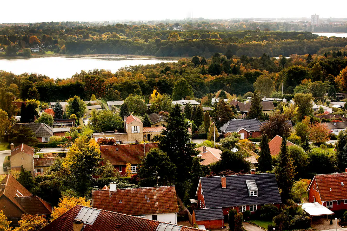 I Københavns omegn og i Nordsjælland blev der solgt henholdsvis 6,4 og 4,4 pct. færre huse i de første 10 måneder af 2018 sammenlignet med samme periode sidste år.