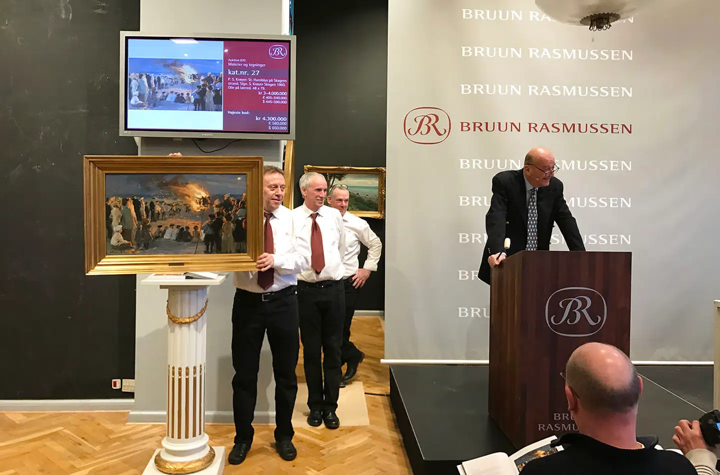 (Arkivfoto) Det anerkendte auktionshus Bruun Rasmussen er mest kendt for at have dyre og eksklusive genstande, som f.eks. dette Krøyer-maleri på auktion. Men nu kaster auktionshuset sig ud i konkurrencen med Lauritz.com om ting til under 3.000 kr.