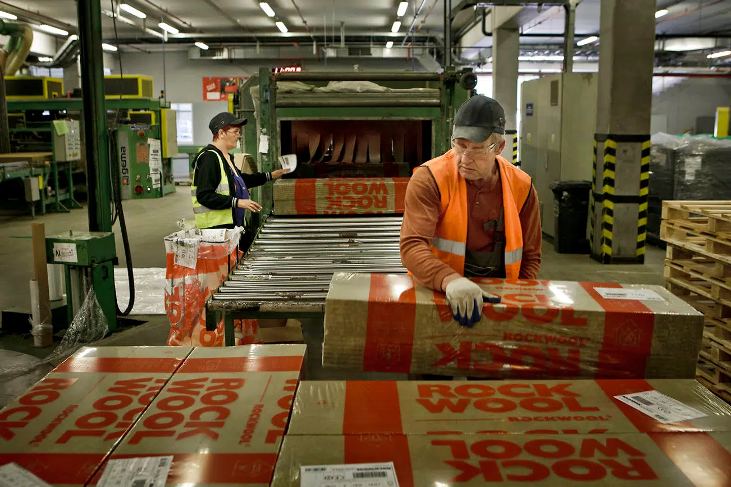 Uge 47 står både på regnskab fra Rockwool og forbrugsfest til Black Friday.