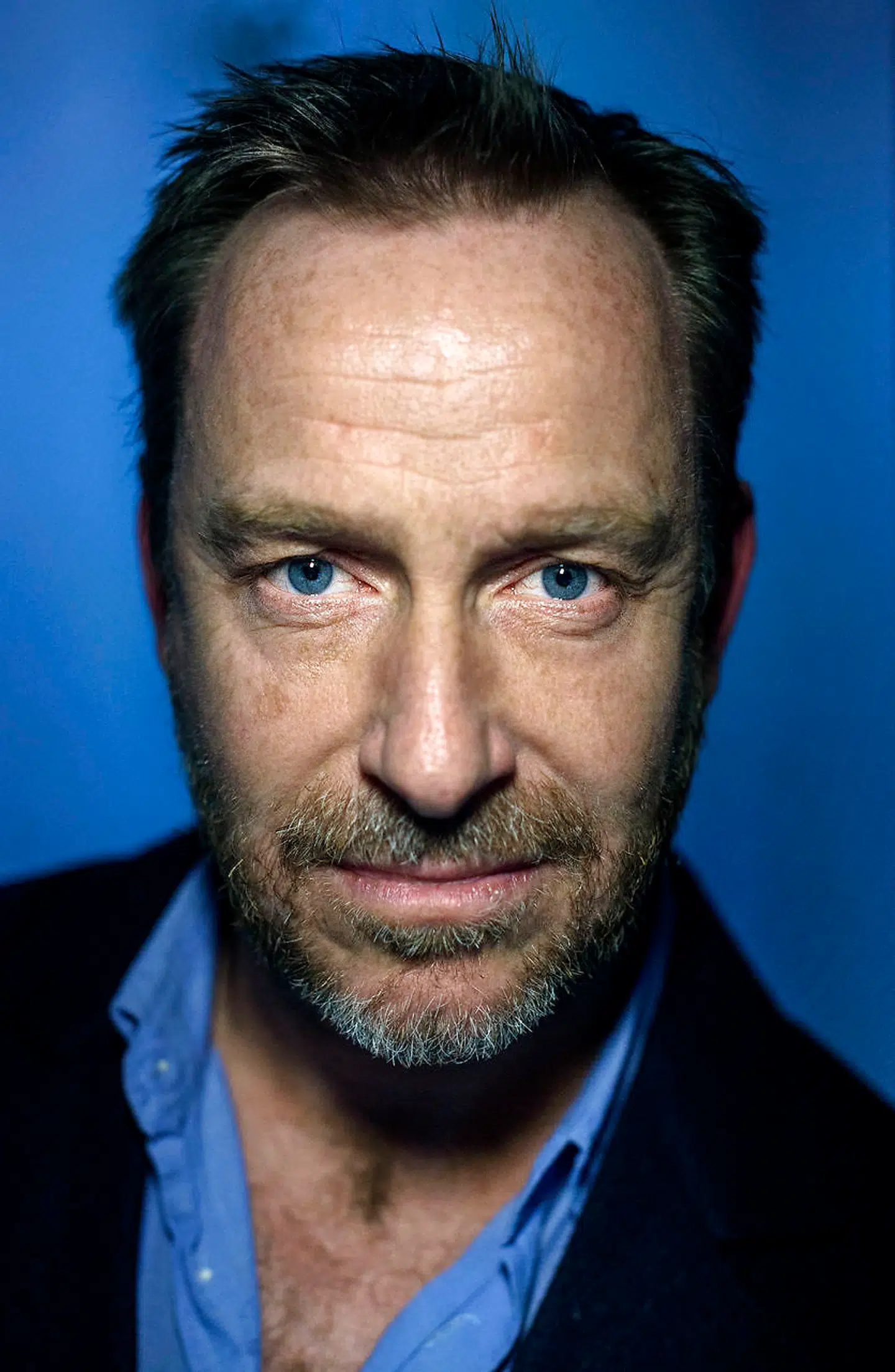 Adam Price arbejder som TV-vært, restauratør og manuskriptforfatter. Han er aktuel med serien »Herrens veje«, som han har skrevet. Serien kan ses på DR søndag aften.