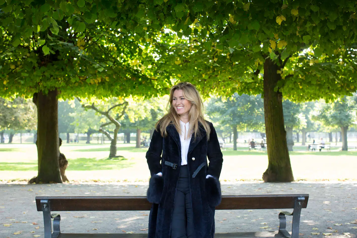 »Jeg ved ikke, hvem det er, der har solgt os den løgn, at livet skulle være en døgnåben forlystelsespark. Men jeg kører personligt ikke rundt i pariserhjulet og forventer den ene steroide lykkeoplevelse efter den anden.«