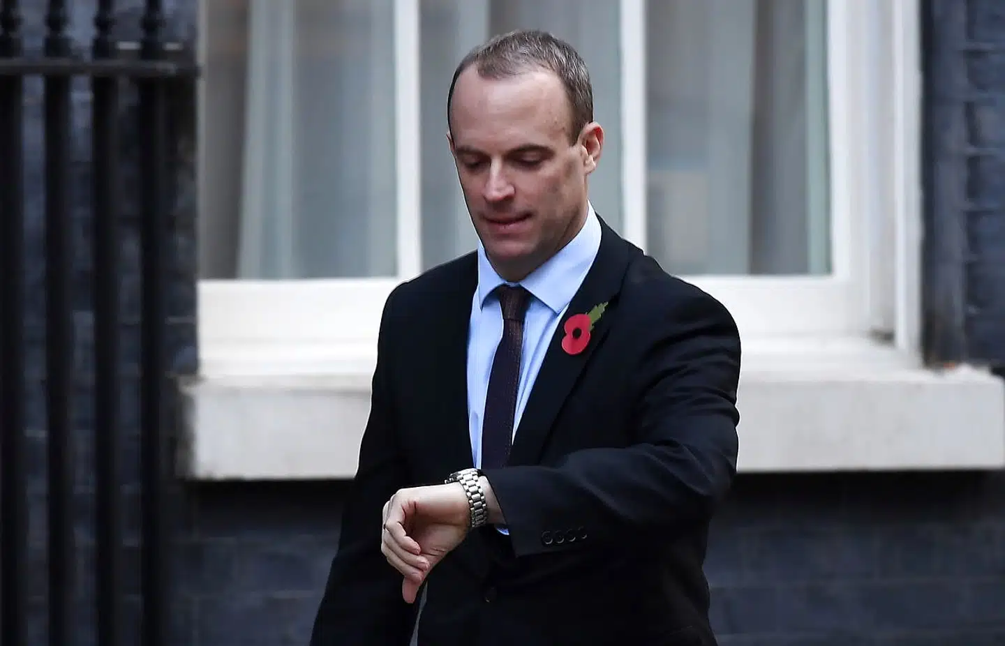 Brexit-minister Dominic Raab var selv med til at forhandle store dele af Brexit-aftalen igennem. Alligevel trådte han som det første medlem af kabinettet torsdag tilbage.