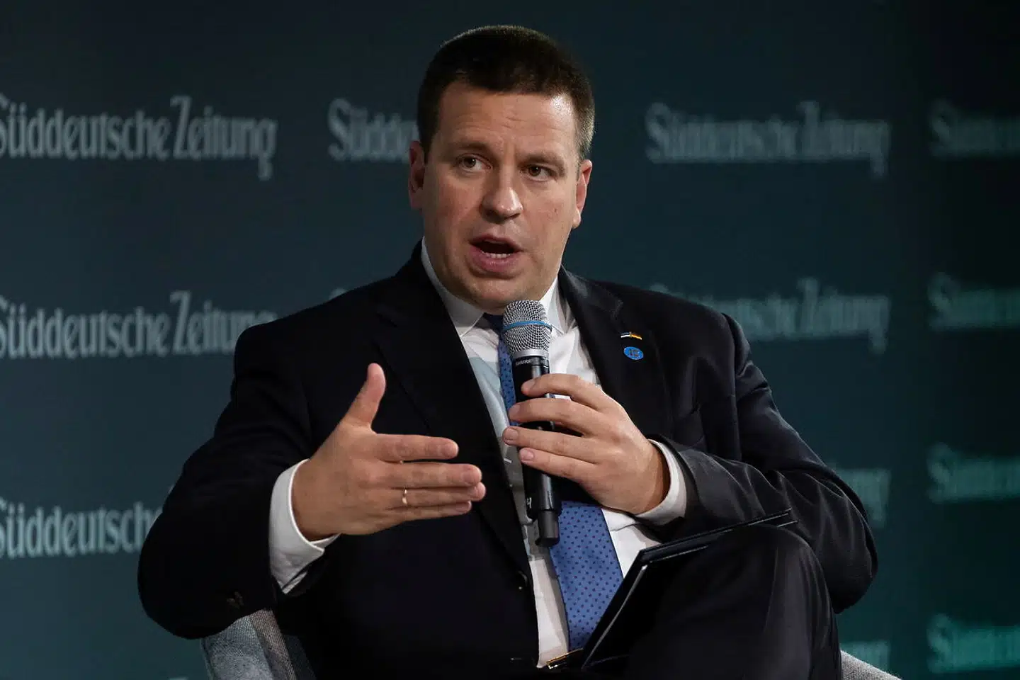 Premierminister Jüri Ratas fra det estiske Centerpari kalder på en fælleseuroæisk løsning oven på hvidvaskskandalen i Danske Bank, der udsprang fra Danske Banks estiske filial.