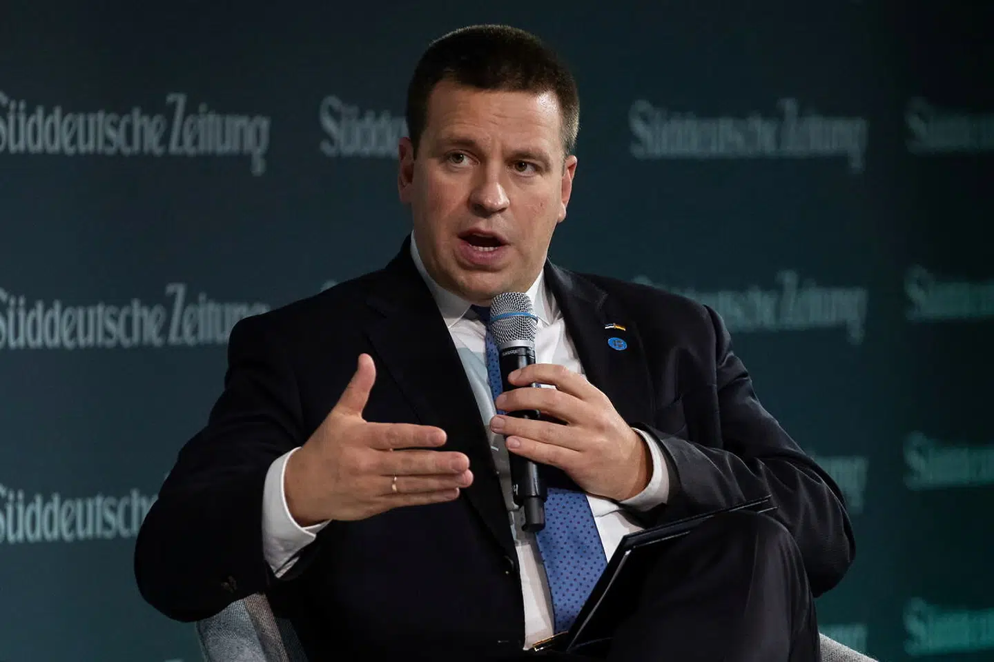 Premierminister Jüri Ratas fra det estiske Centerpari kalder på en fælleseuroæisk løsning oven på hvidvaskskandalen i Danske Bank, der udsprang fra Danske Banks estiske filial.