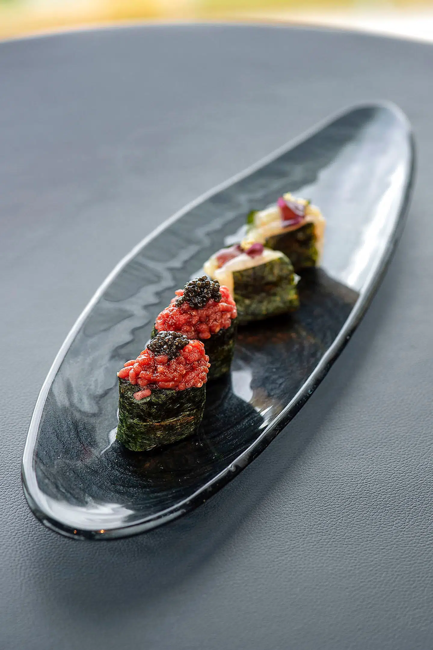 To gange sushi – jomfruhummer med tang samt tatar med kaviar