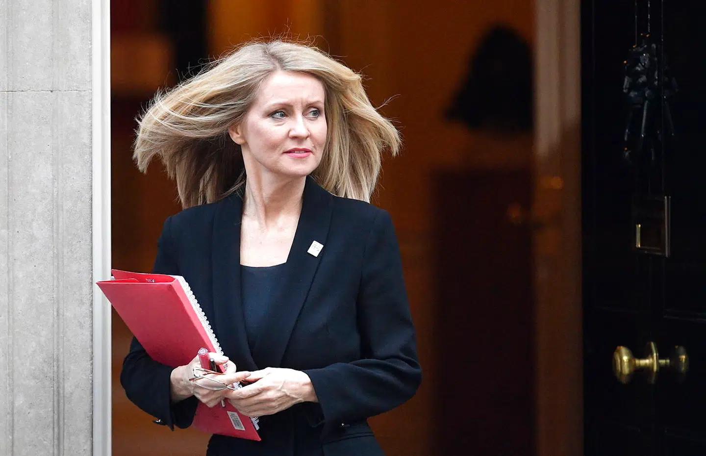 Arbejdsminister Esther McVey protesterede på regeringsødet mod Brexit-aftalen, men hun blev »råbt ned« af to af Theresa Mays løjtnanter.