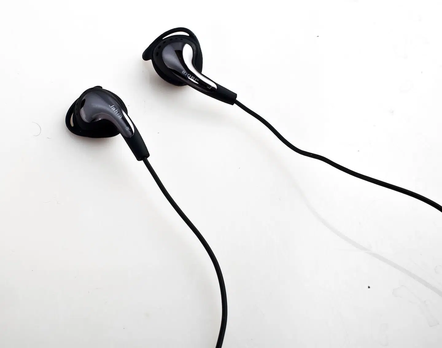 Høretelefoner til brug ved løb og andre sportslige aktiviteter. JABRA, der produceres af GN Store Nord.