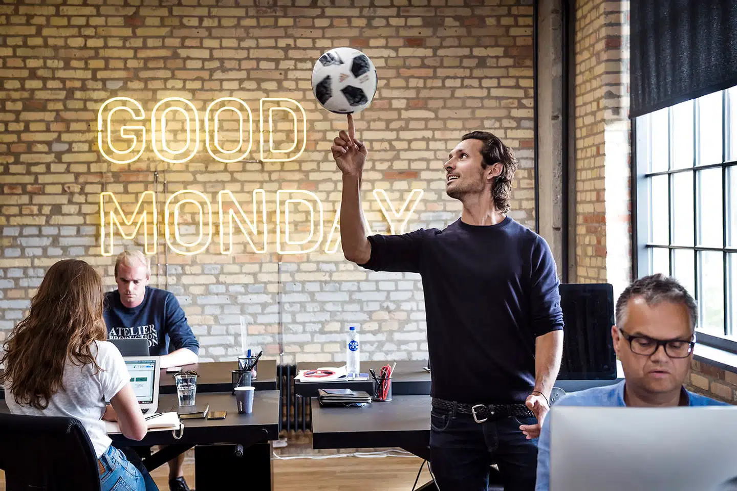 Mik Strøyberg, der sammen med Morten Meisner-Jensen har udviklet officemanagement-platformen Good Monday, har driblet en investering på 12 mio. kr. hjem fra en af Europas største venturefonde for innovative techvirksomheder.