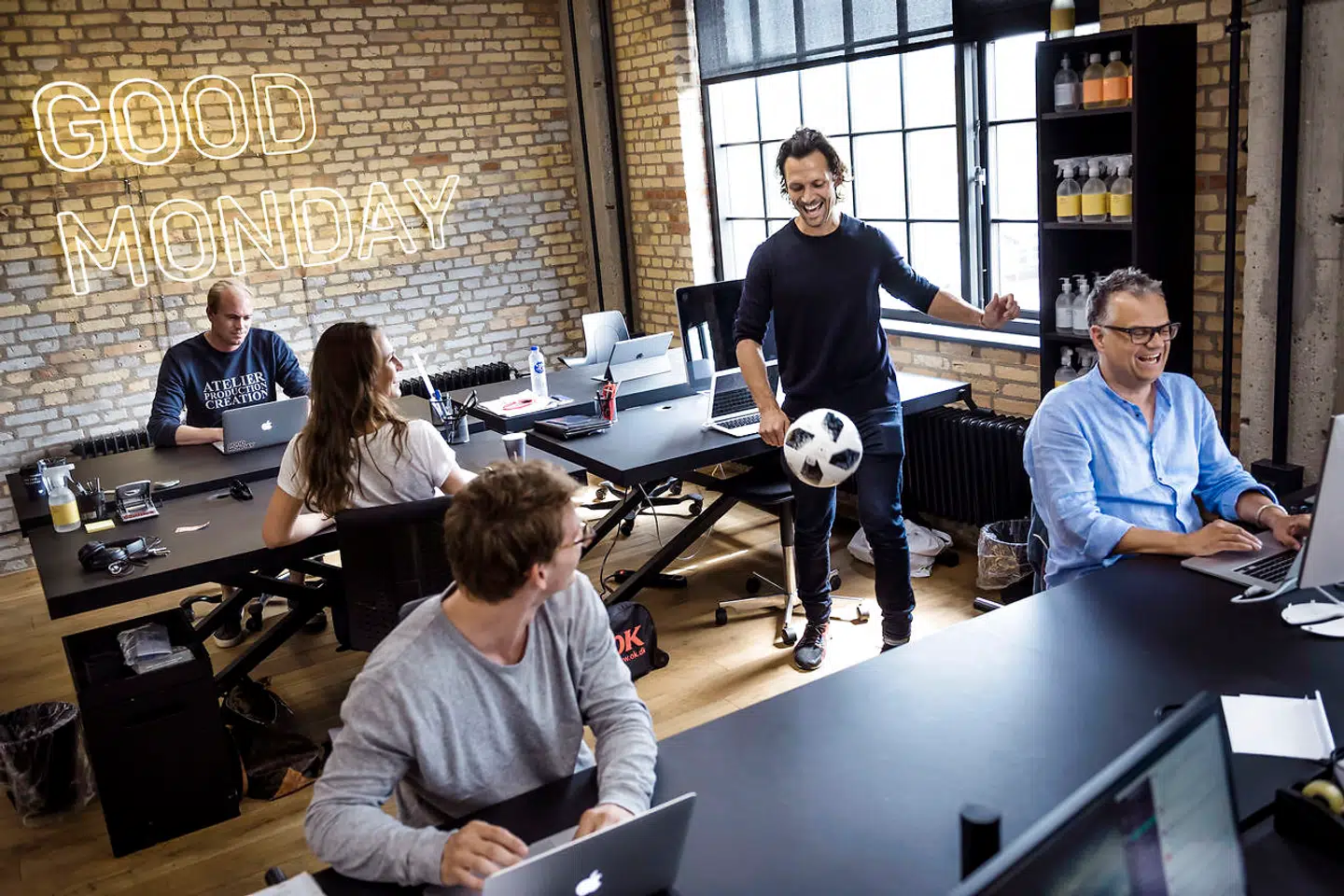 Good Monday, der blev etableret for mindre end et år siden, satser på at tilbyde online kontorservice til vækstvirksomheder i London eller Amsterdam allerede i 2019. Good Monday har 15 ansatte og ledes af CEO og medstifter Mik Strøyberg, der tidligere har drevet iværksættervirksomhed i New York.