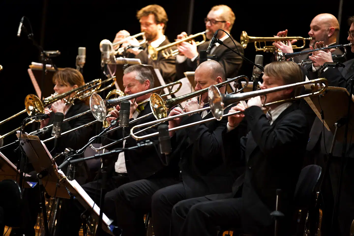 Peter Jensen (forrest), der i mange år var fast medlem af DR Big Bandet (her i 2012), er nu vendt tilbage til orkestret som komponist, producer, dirigent og orkestrator