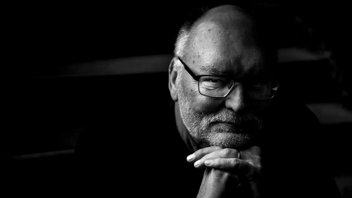 Leif Davidsen har udgivet en novellesamling: »Tag ikke imod en pølse i Moskva«.