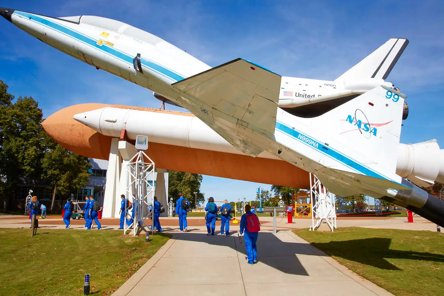Adskillige autentiske raketter tårner sig op både ved Space Camp, men også i resten af Huntsville, Alabama, hvor verdens eneste, officielle rumskole ligger. Foto: National Geographic/Jon Morgan