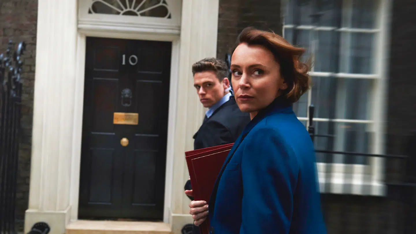 Serien »Bodyguard« får fem ud af seks stjerner. Her hovedrolleindehaverne Richard Madden (Richard Budd) og Keeley Hawes (Julia Montague).