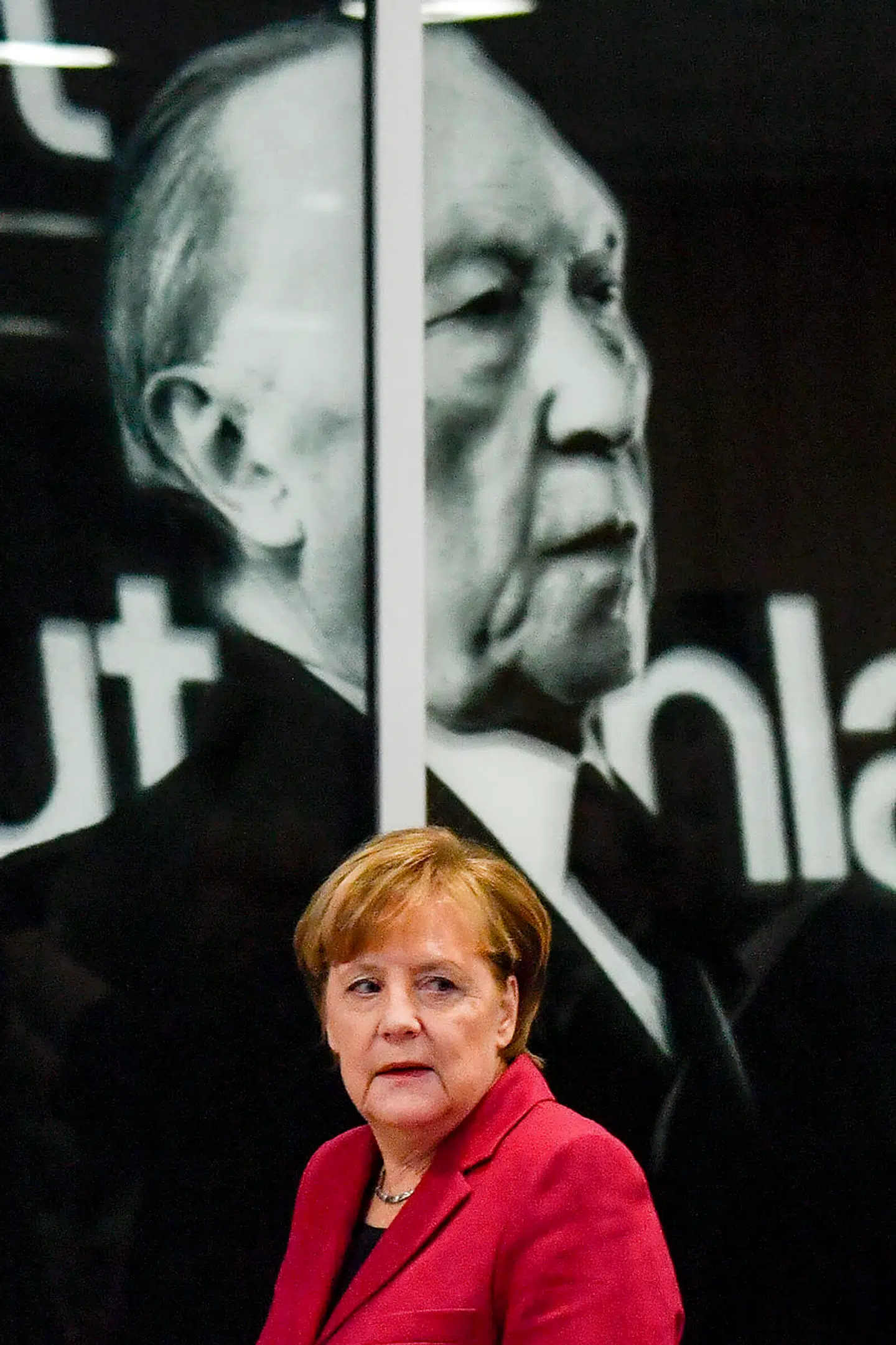 CDUs partihovedkvarter er opkaldt efter den mangeårige formand og kansler, Konrad Adenauer. I 1957 opnåede Adenauer det bedste resultat nogensinde for CDU med sloganet – »Keine Experimente«. Partiet fik for første og eneste gang absolut flertal. Kansler Merkel kom dog tæt på ved valget i 2013.