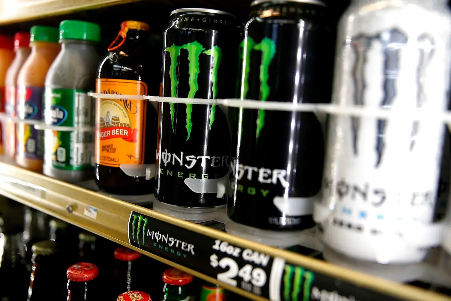 Til april kan Monster få en stor konkurrent på markedet for energidrik.
