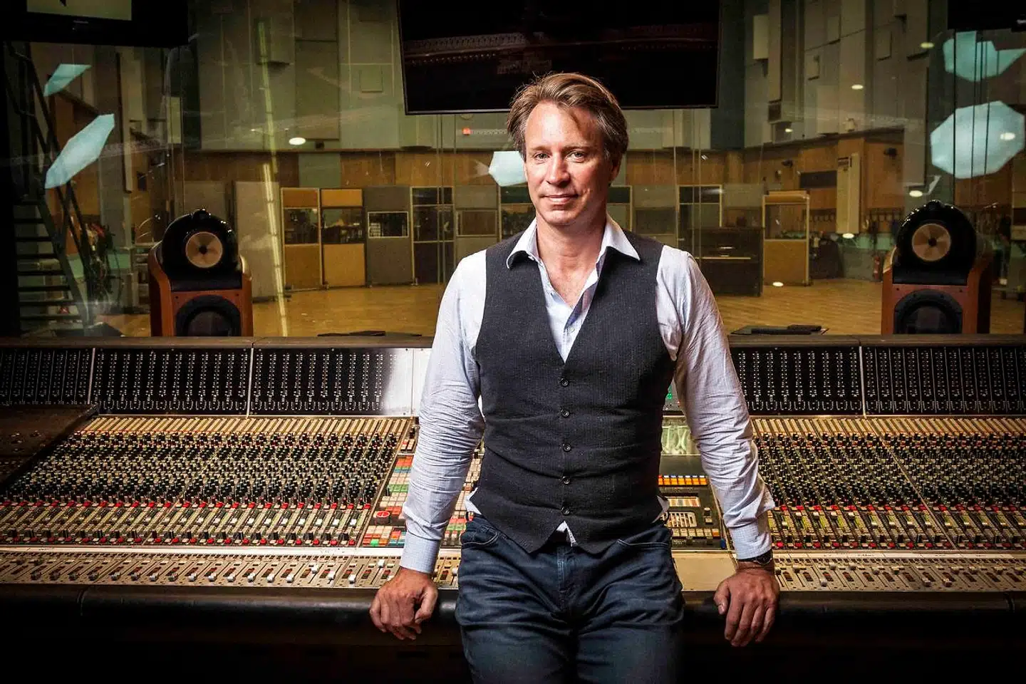 Forrygende remix: Giles Martin i studierne i Abbey Road.