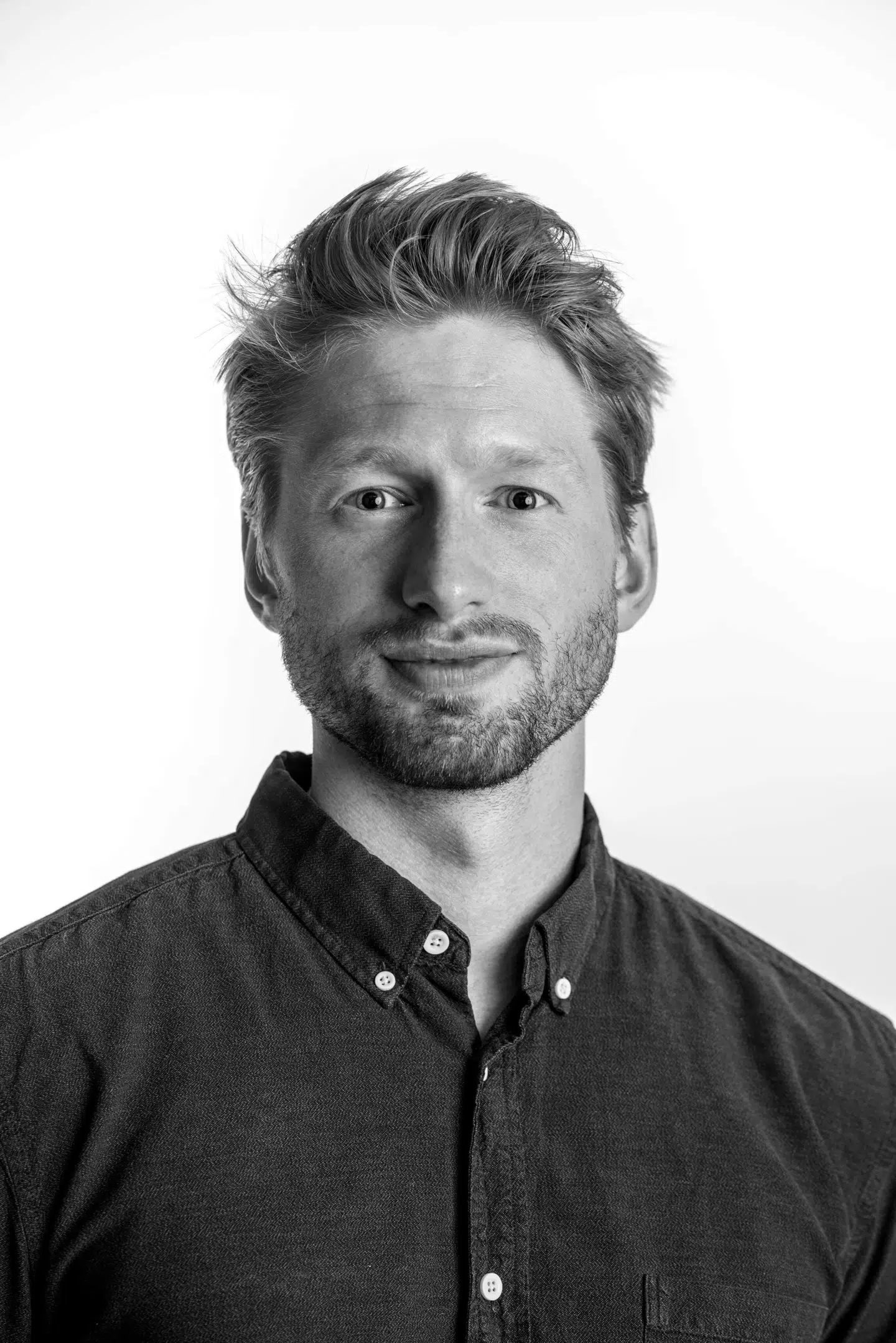 Folketingskandidat i Storkreds København Asbjørn Ammitzbøll Flügge (ALT) mener, at alle bilag, der giver mening, skal offentliggøres.