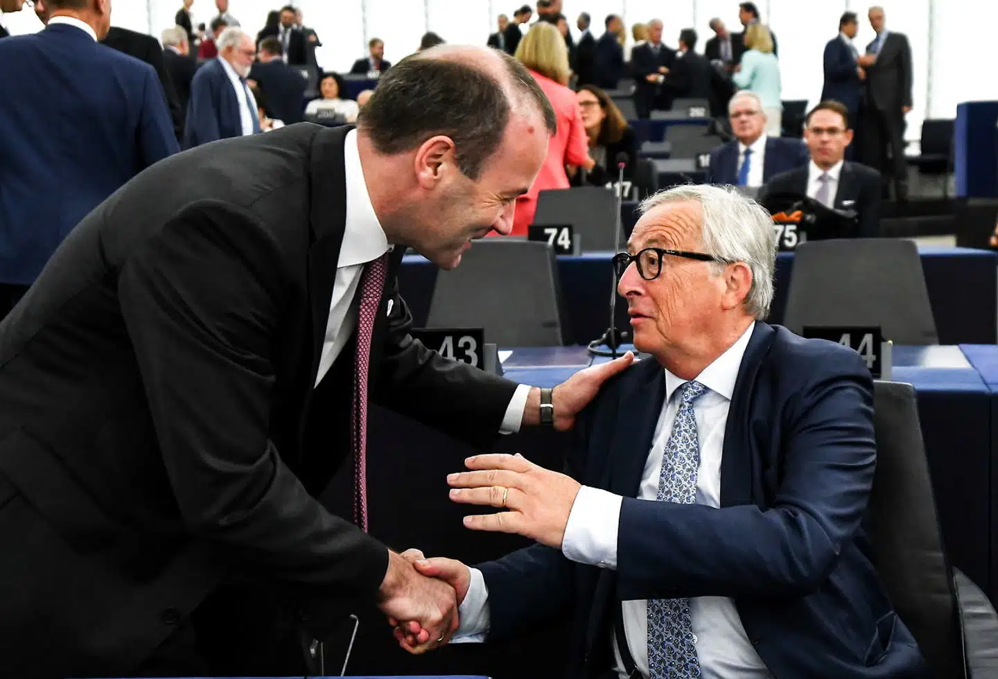 Hvem skal afløse Jean-Claude Juncker som Kommissionsformand næste år? Den diskussion skydes for alvor i gang, når Europas konservative onsdag-torsdag samles til kongres i Helsinki. Den konservative gruppe håber, at deres valgte spidskandidat, Manfred Weber eller Alexander Stubb, igen kan erobre Kommissionsformandsposten efter næste Europa-Parlamentsvalg i maj 2019.