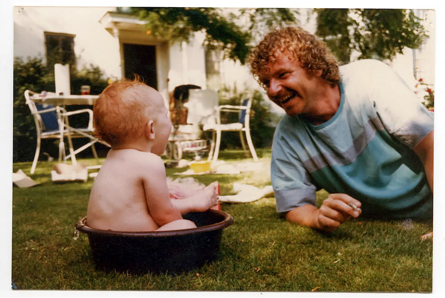 Michael Bundesen og sønnen Nicolaj, der blev født i 1982. Foto fra bogen: Privatfoto.