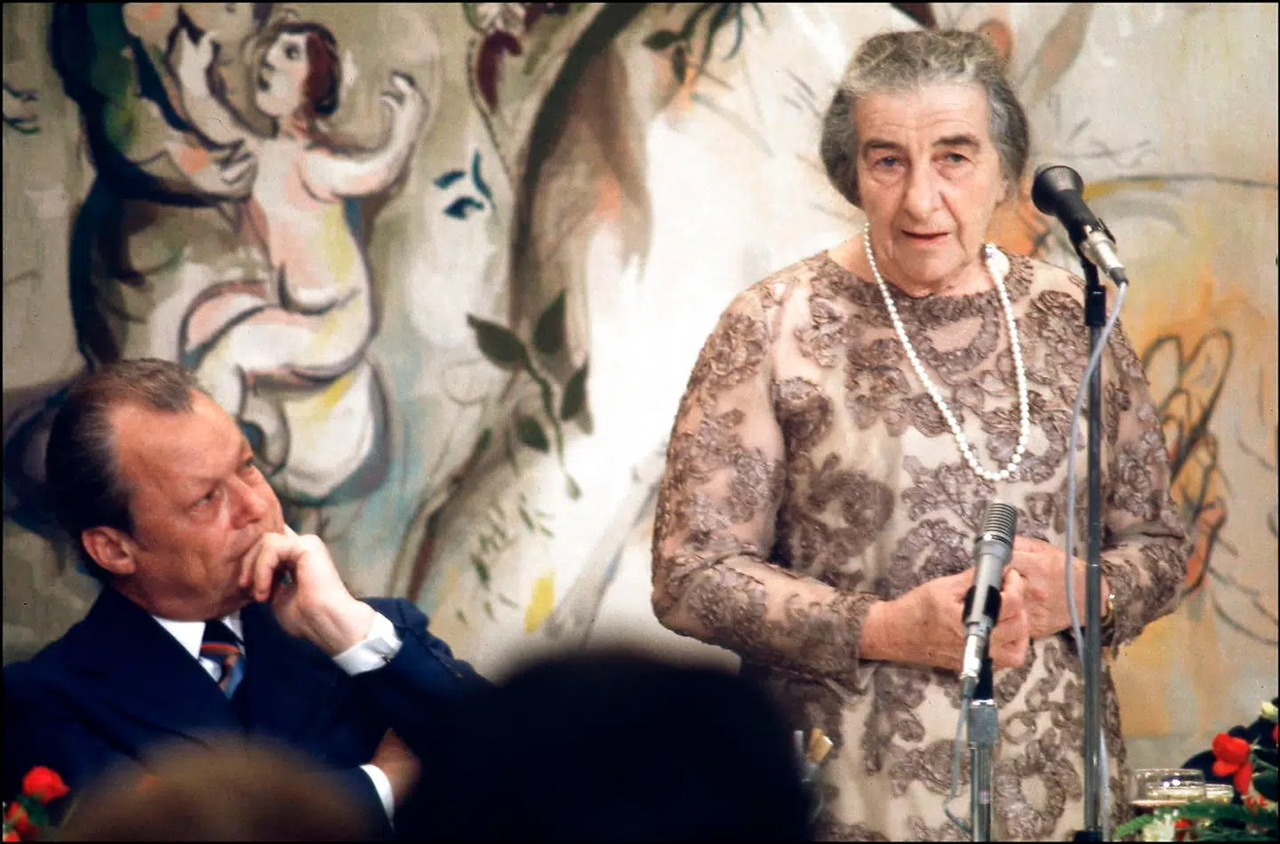 Golda Meir var Israels første premierminister (1969-1974). Israel har ikke siden haft en kvindelig statsminister. Premierministeren ses her med Vesttysklands kansler Willy Brandt, da han besøgte Knesset i 1971.