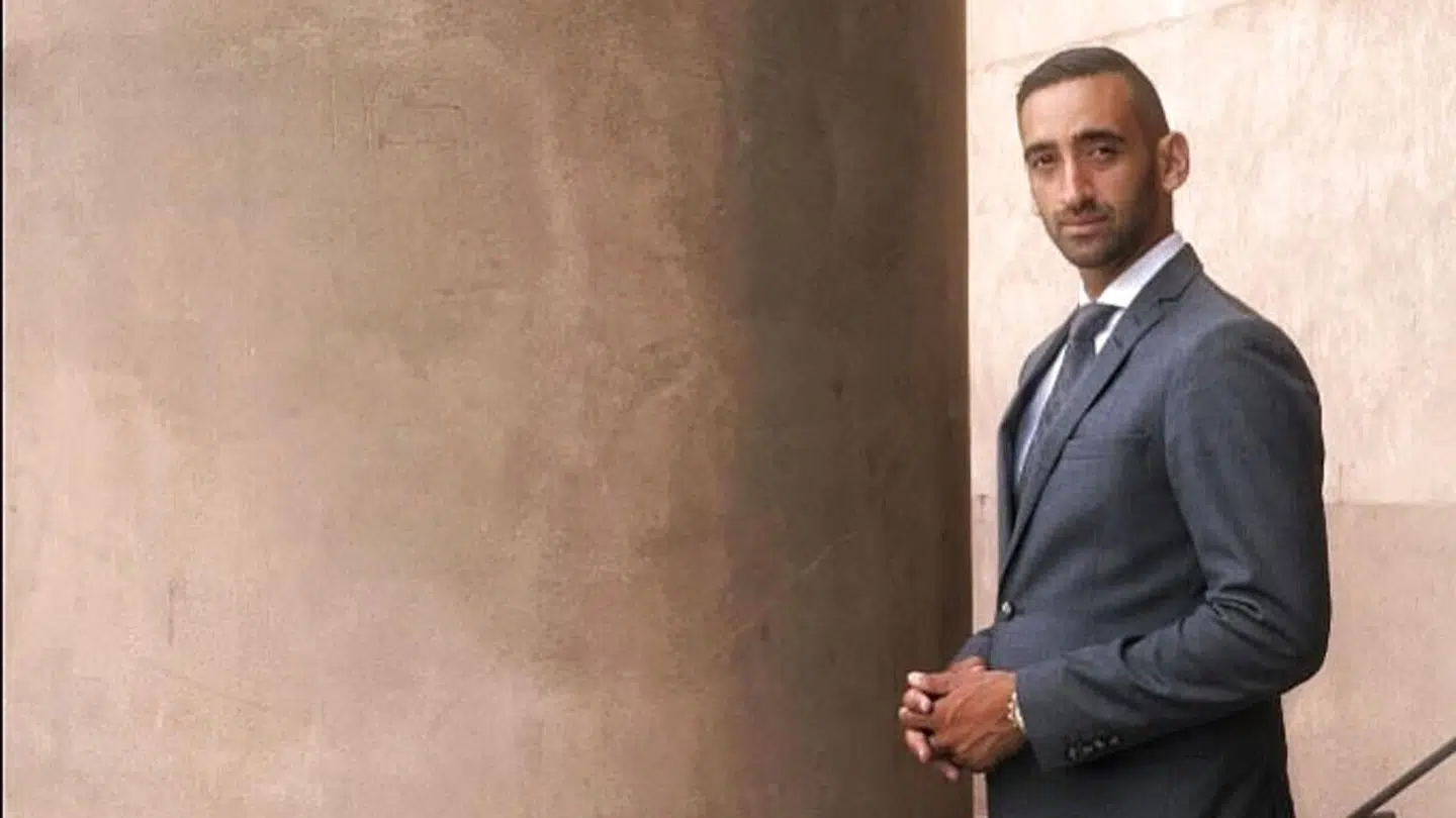 Advokat Nima Nabipour er ikke 40 endnu, men har allerede profileret sig i en række spektakulære sager. Han er blandt andet advokat for den 64-årige svindelmistænkte kvinde, der tirsdag blev anholdt i Sydafrika. Foto: Orlando Brandi