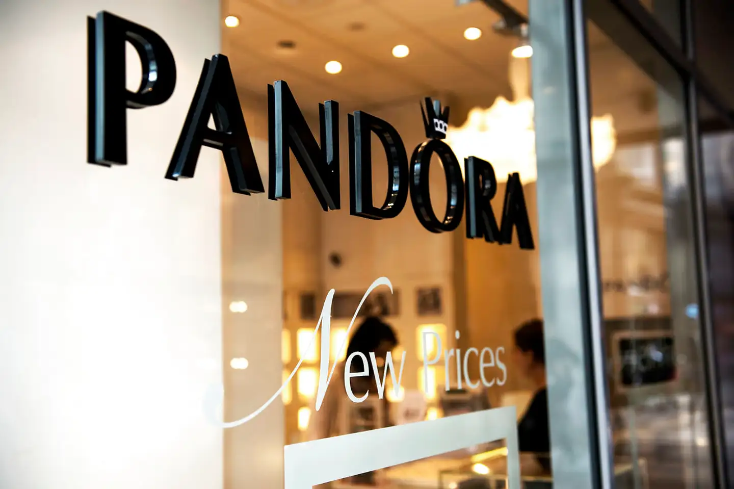 Pandora offentliggør regnskab for 3. kvartal på tirsdag. Fra 1. til 2. kvartal havde smykkeselskabet en omsætning på 10,0 mia. kr. I løbet af året har aktien været presset gennem længere tid og er faldet med omkring 40 pct.
