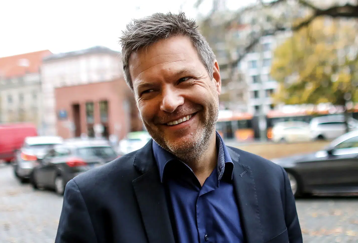 Der har været meget at smile af, siden De Grønnes leder Robert Habeck, sammen med Annalena Baerbock efter det seneste forbundsdagsvalg, overtog ledelsen af De Grønne. Partiet er ved at etablere sig som det næststørste parti i Tyskland og har dermed overhalet både AfD og SPD: