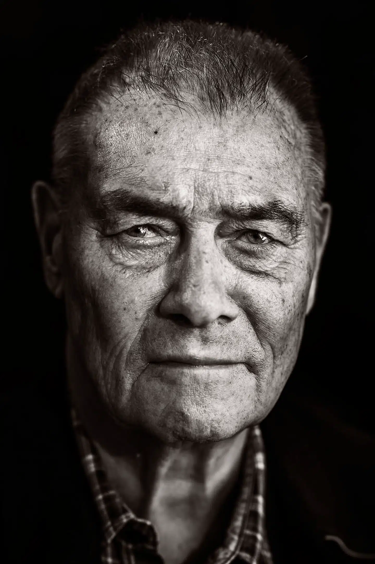 Asger Aamund holder også af at sove længe. Efter mange år med tidlig ankomst til direktørkontoret foretrækker han at strække dagen dovent ud og forme den efter eget humør.