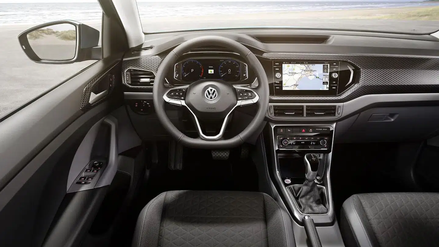 Som i de fleste andre Volkswagen er en 8« touchscreen standard, men det samme gælder desværre ikke aircondition i basismodellen
