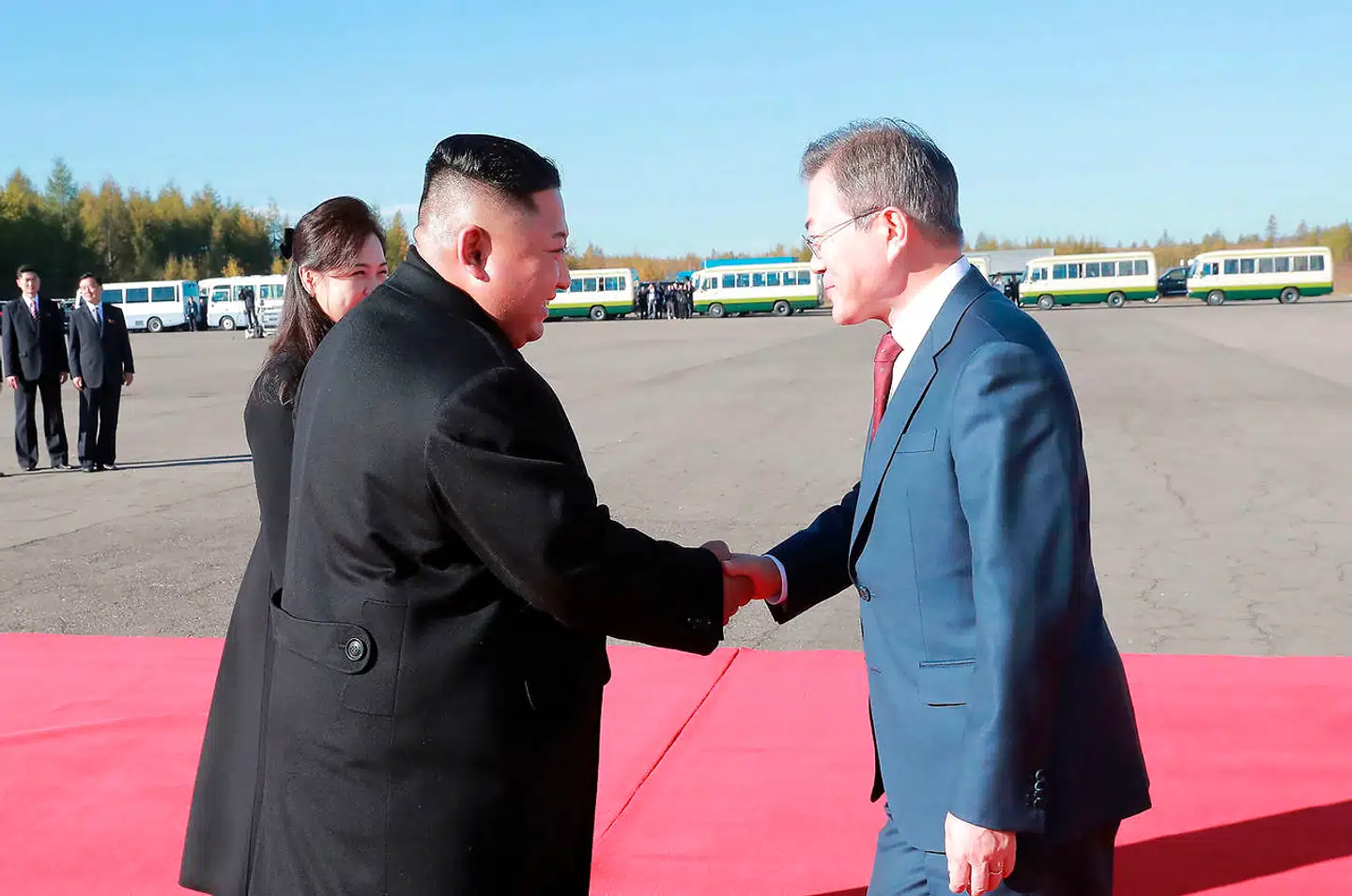 Ifølge Sydkoreas præsident er der udsigt til hektisk mødeaktivitet mellem Nordkorea og stormagter.