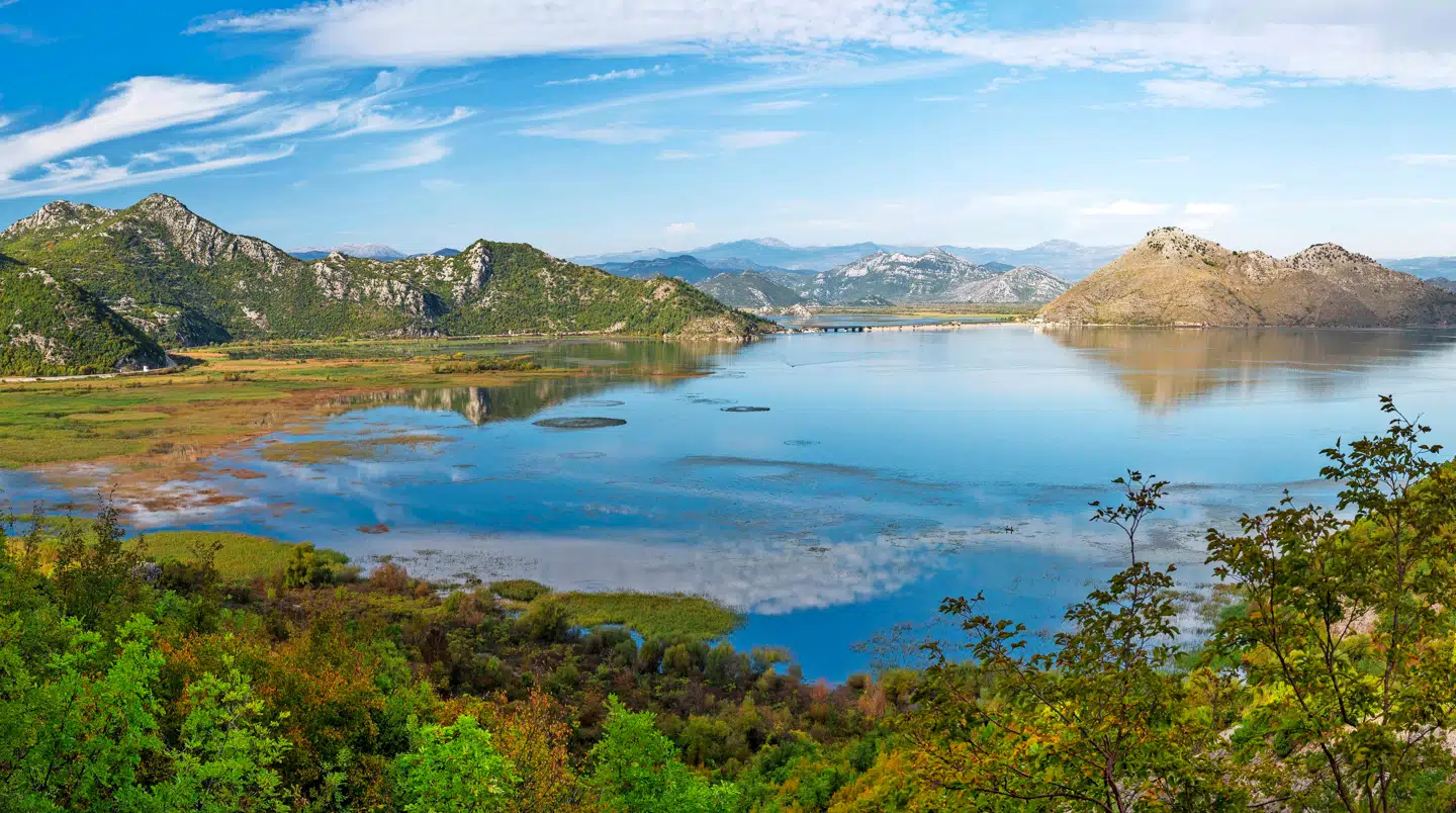 Også om efteråret tager Skadar-søen sig smukt ud.