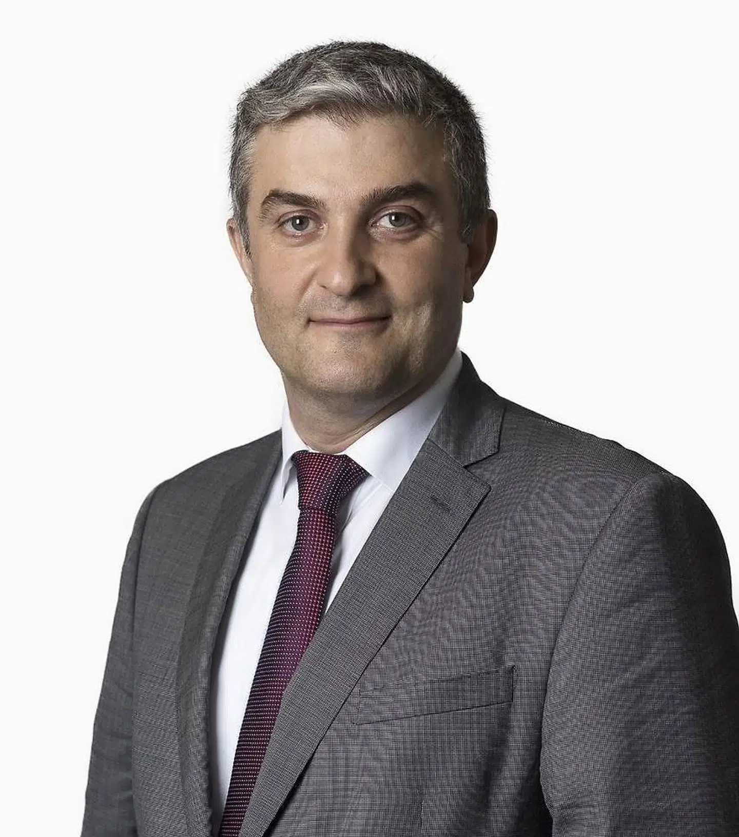 Danmarks ambassadør i Iran Danny Annan hjemkaldes nu til konsultationer. Det sker efter, at Politiets Efterretningstjeneste mener at have afsløret iranske planer om at udføre et attentat på dansk jord.