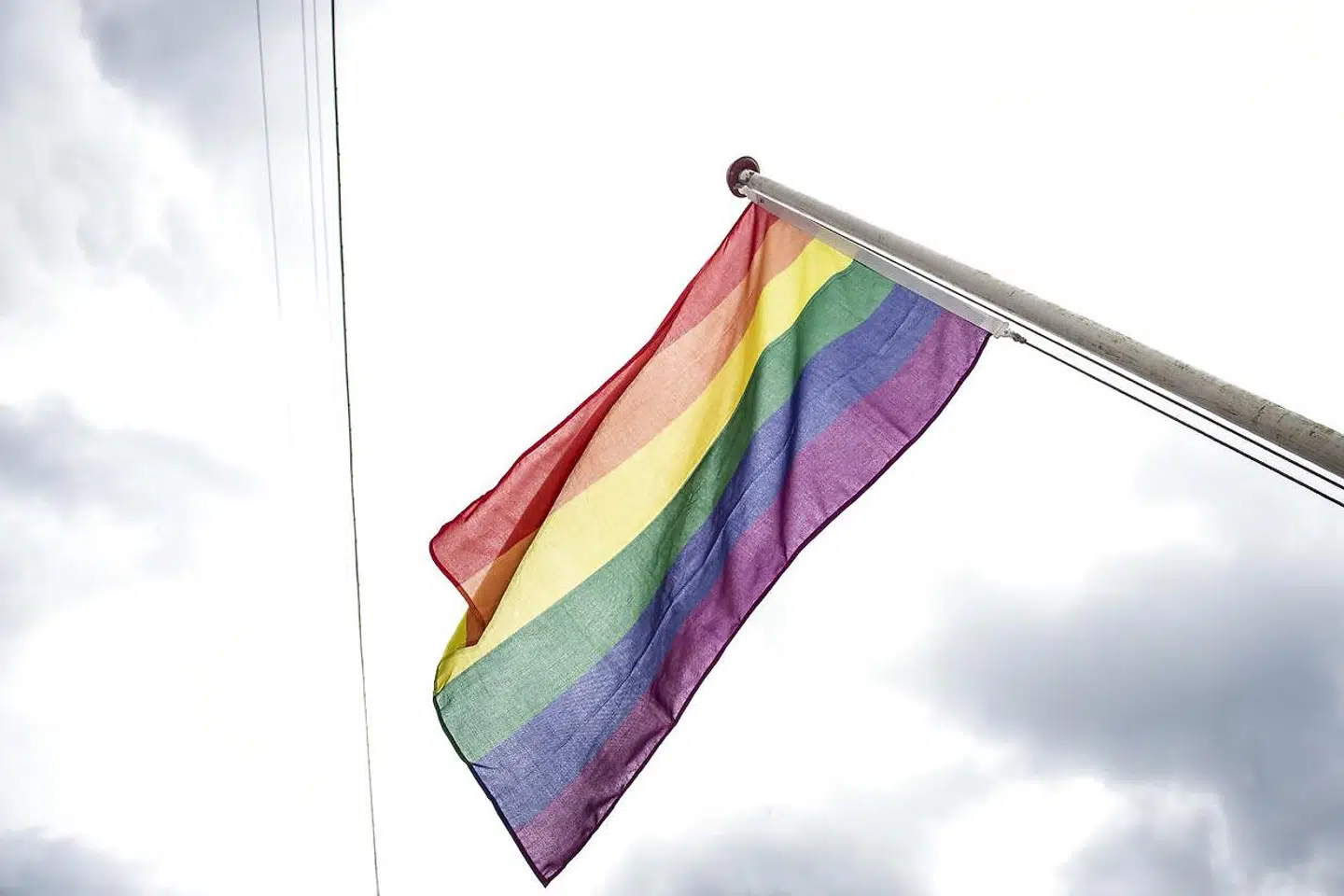 Copenhagen Pride Parade gik fra Frederiksberg Rådhus til Rådhuspladsen i København. Hele byen synes at have overgivet sig til regnbueideologien. Alt fra Det Kongelige Teater til den mindste butik i indre by var klædt i regnbuens farver. Foto: Mads Claus Rasmussen/Ritzau Scanpix