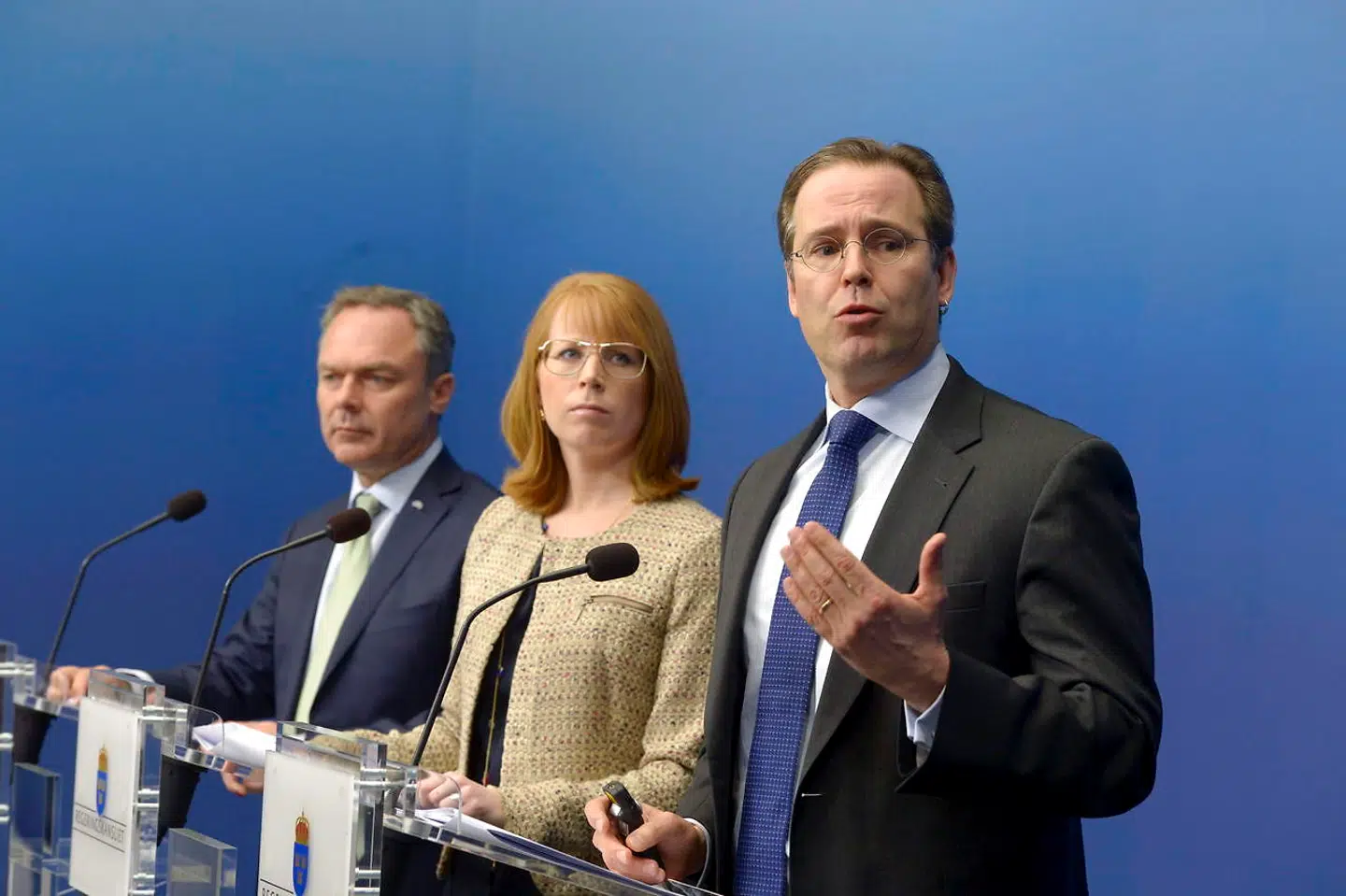 Annie Lööf blev valgt ind i Riksdagen som 23-årig. Fem år senere blev hun partiformand og minister, og hun har i en nylig biografi sagt, at den hurtige promovering i svensk politik var en stor udfordring, der til tider var ved at knække hende både fysisk og psykisk. Her er Lööf fra ministertiden i den daværende svenske regering under ledelse af Fredrik Reinfeldt.