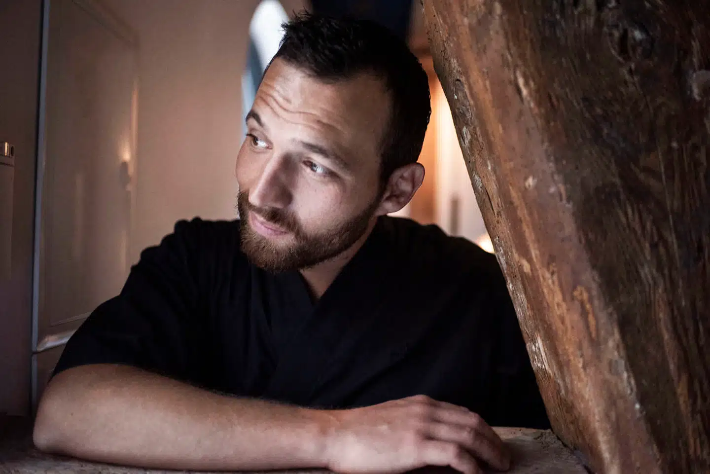 »Man kunne nærmest høre fluerne summe rundt, så tomt det var,« fortæller Morten Hansson om sin første sushirestaurant, som han åbnede i Frederikshavn i Nordjylland i 2007.