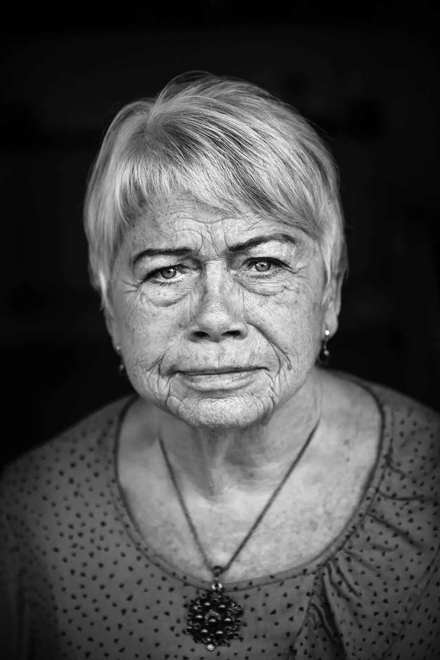 »Mit liv er blevet dårligt, fordi jeg har udsat min krop for den her syntetiske påvirkning,« siger 72-årige Hanne Dalsgaard, der har røget gennem store dele af sit voksne liv. Hun mener, en prisstigning på cigaretter er afgørende for at nedbringe antallet af rygere i Danmark.
