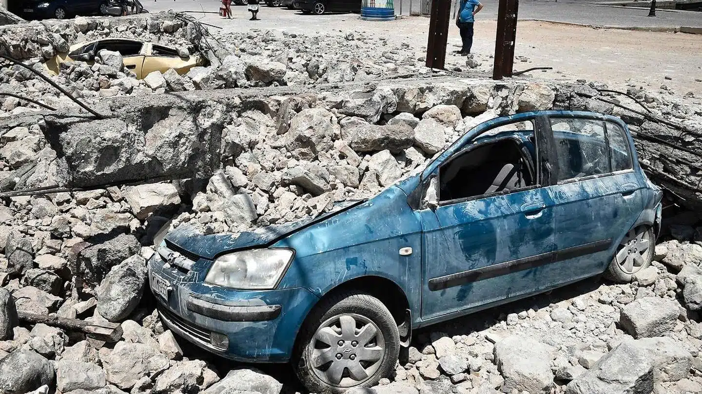 Den græske ø Zakynthos er blevet ramt af et jordskælv. Skaderne skønnes dog ikke at være nær så voldsomme som det, der sidste år ramte bl.a. øen Kos, som billedet stammer fra.