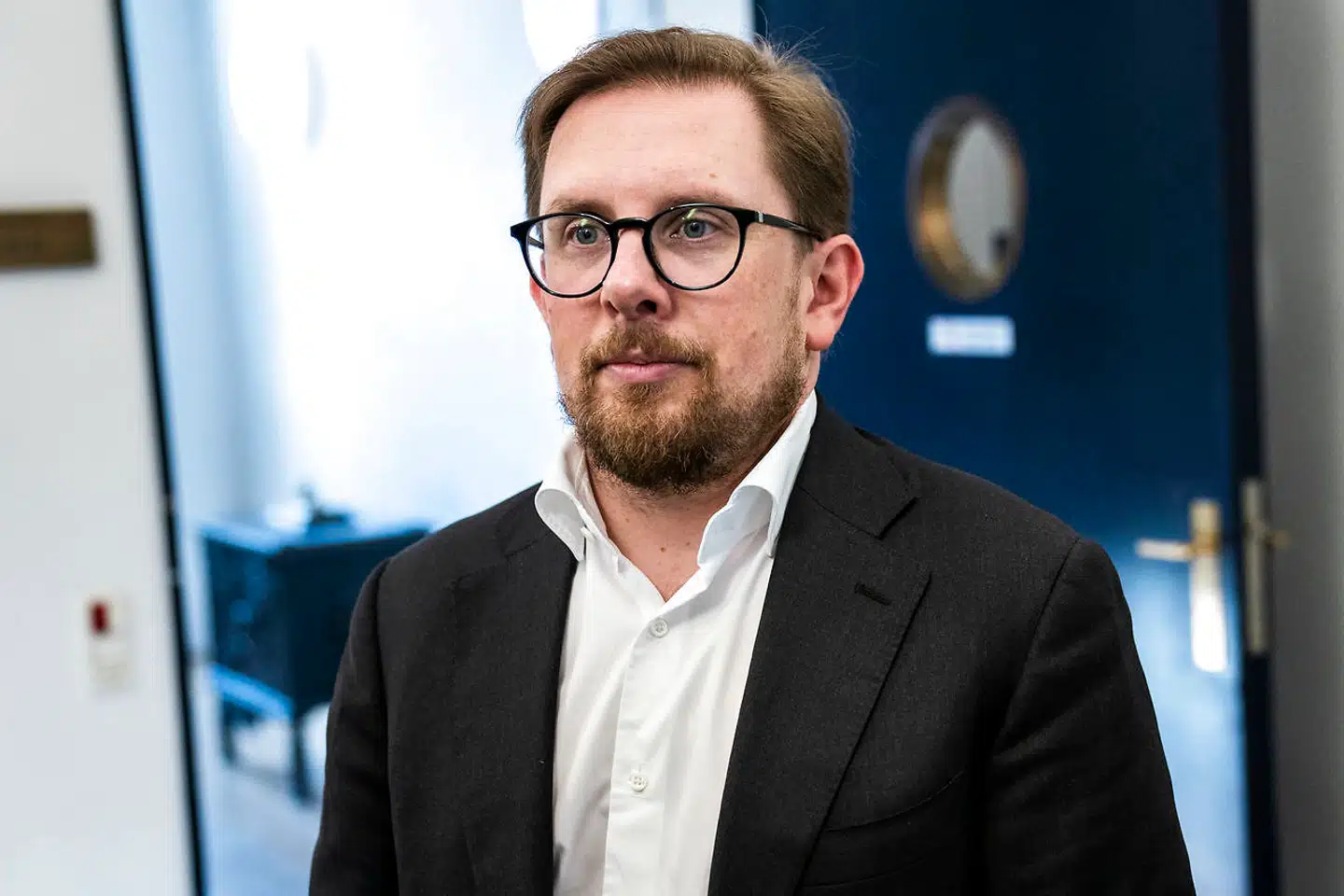 Simon Emil Ammitzbøll-Bille ankommer til finanslovsforhandlingerne, der begynder i Finansministeriet. (Foto: Martin Sylvest/Scanpix Ritzau Scanpix 2018).