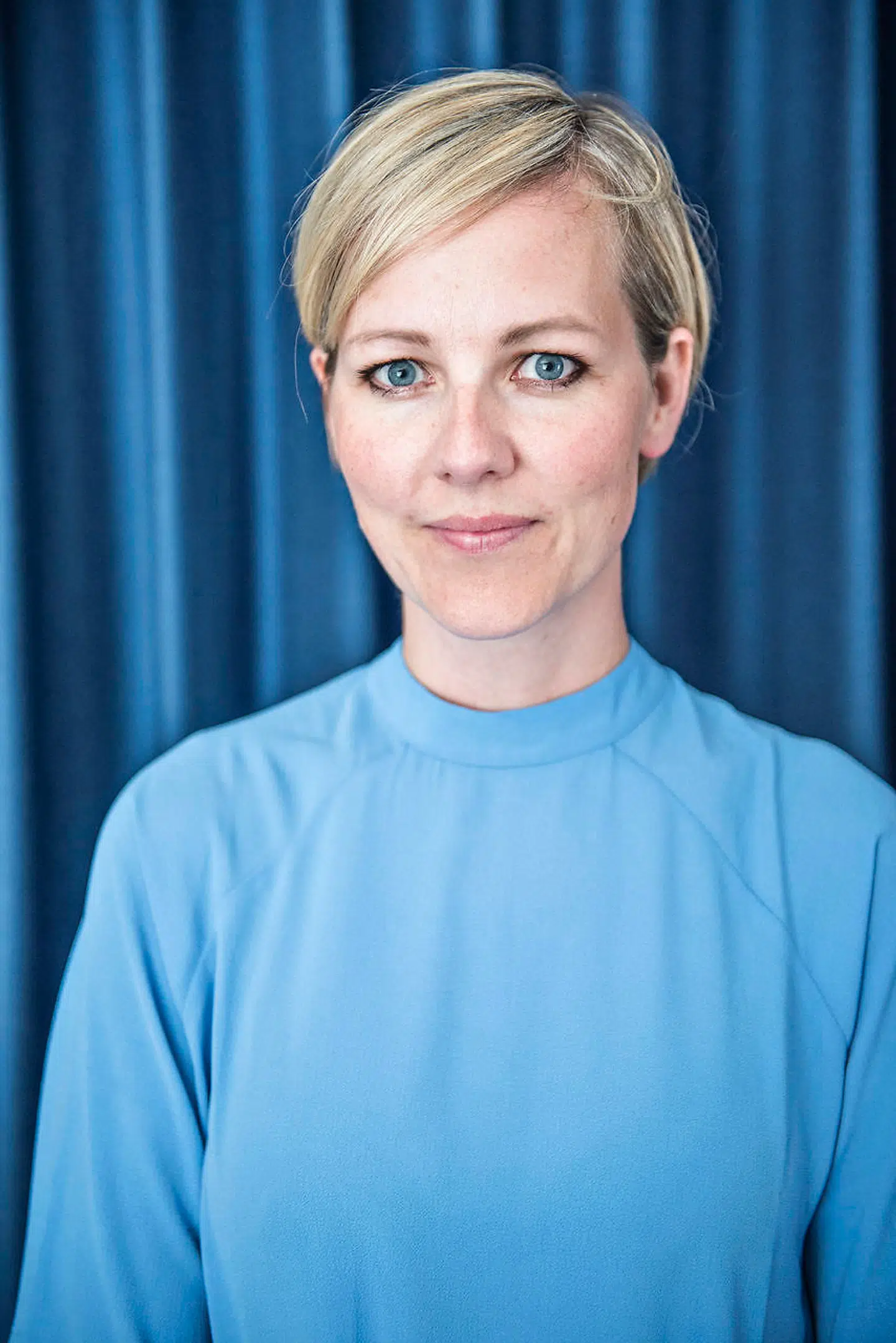 Ida Auken, folketingsmedlem og cand.theol., siger, at skønlitteratur er en vigtig del af livet, og hun bruger bøger til at afgifte sig selv fra mobilen og andre skærme. Foto: Mathias Løvgreen Bojesen Ritzau Scanpix