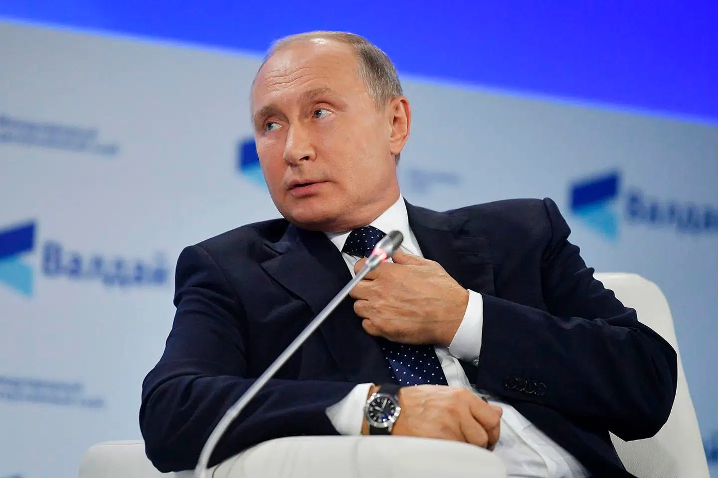 »Hvorfor skulle vi tage skridt mod at ødelægge vores forhold til Saudi-Arabien?« sagde Vladimir Putin på mødet i den russiske by Sotji om kritikken af en saudiarabisk journalists forsvinden.