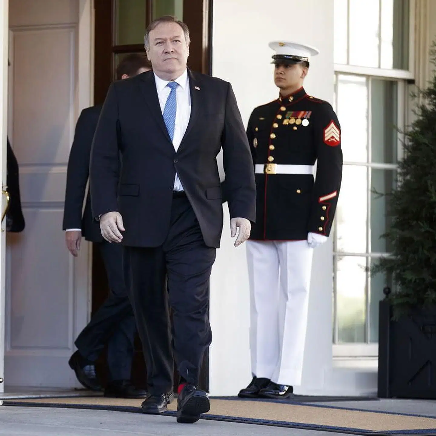 USAs udenrigsminister, Mike Pompeo, forlader Det Hvide Hus efter at have orienteret præsident Trump om sin rejse til Saudi-Arabien og Tyrkiet.