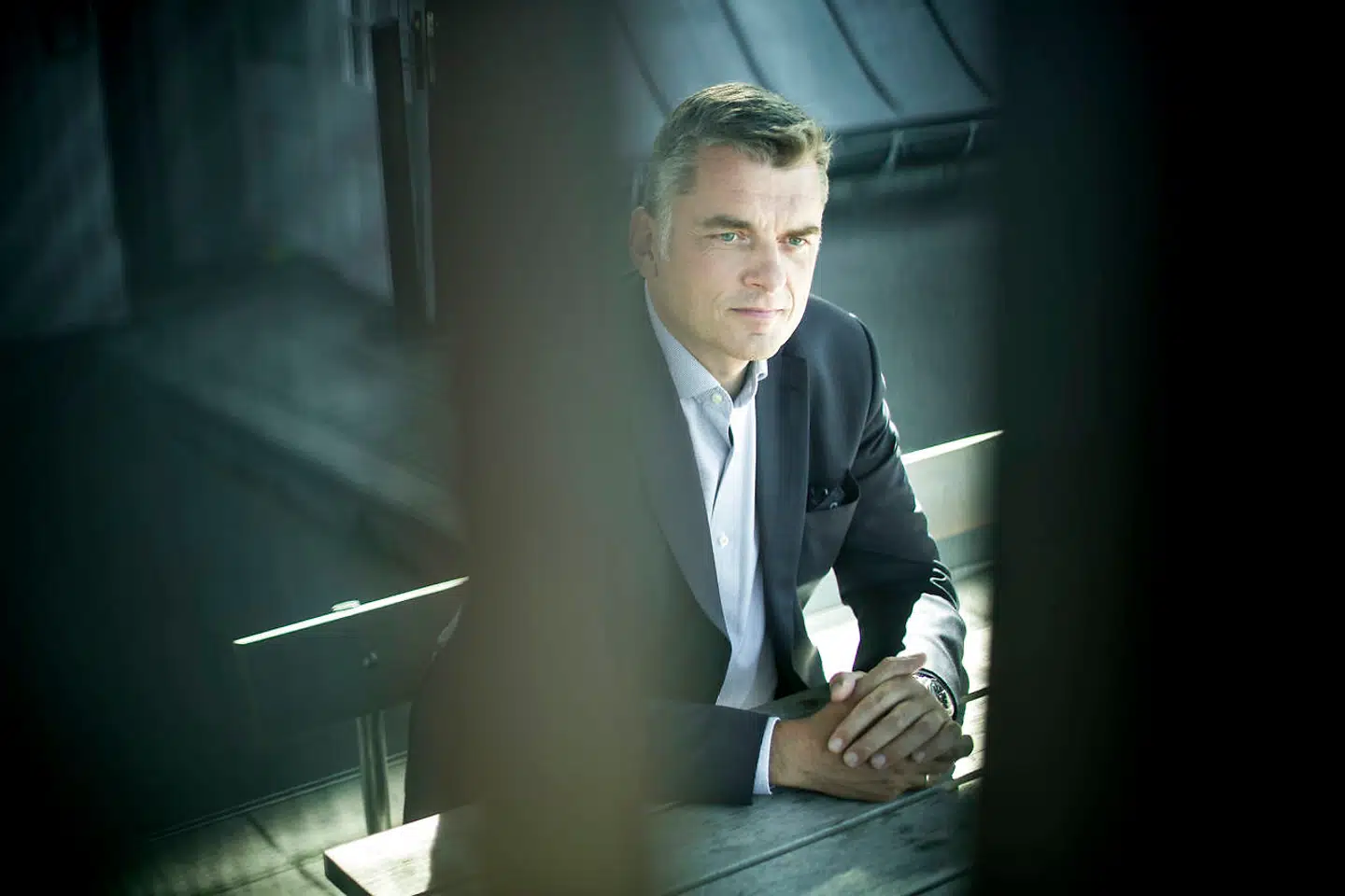 »Hele DFs tilgang til politik, jeg synes, den er meget tilbagelænet. De kommer med nogle strøtanker og så spørger de: »Hvordan vil regeringen løse det?«,« siger Jan E. Jørgensen, medlem af Folketinget for Venstre, i en ny interviewbog.